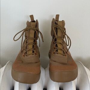 Nike Men's Brown High-Top Boots